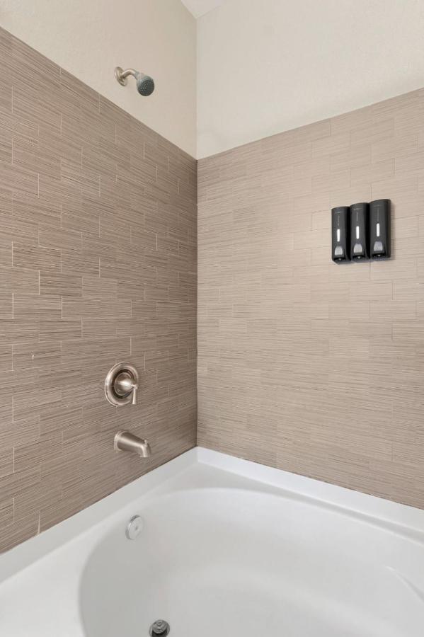 טאמפה Tropical 3Br Suite-2 Resort Style Pools-5 Mil To Bay-Gym-Close To Beach מראה חיצוני תמונה